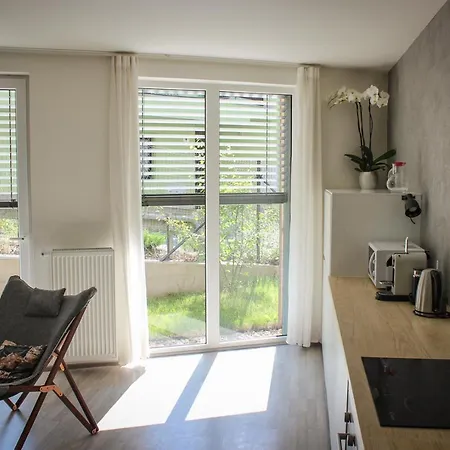 Jezerni S Terasou A Saunou V Lakepark Apartment