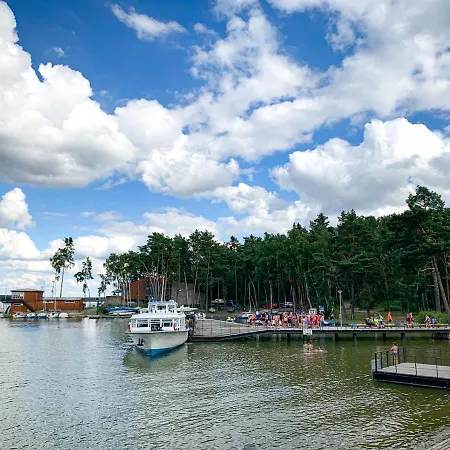Jezerni S Terasou A Saunou V Lakepark Lägenhet