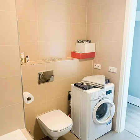 Jezerni S Terasou A Saunou V Lakepark