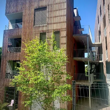Jezerni S Terasou A Saunou V Lakepark Apartment