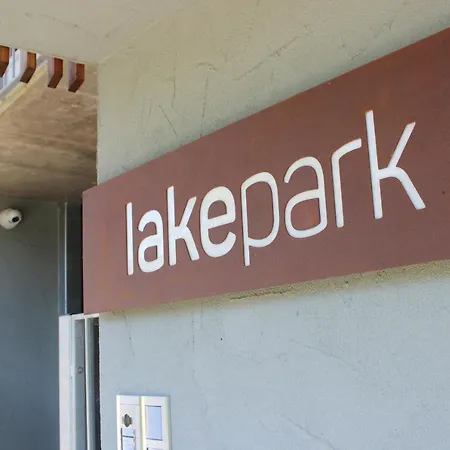 Jezerni S Terasou A Saunou V Lakepark دوكسي