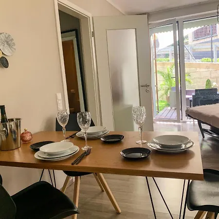 Jezerni S Terasou A Saunou V Lakepark 아파트 *