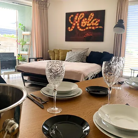 아파트 Jezerni S Terasou A Saunou V Lakepark *