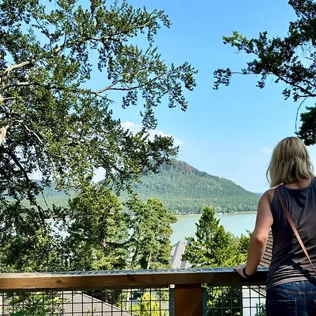 Jezerni S Terasou A Saunou V Lakepark 아파트