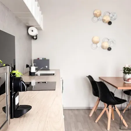 아파트 Jezerni S Terasou A Saunou V Lakepark