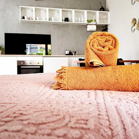 Jezerni S Terasou A Saunou V Lakepark 도크시